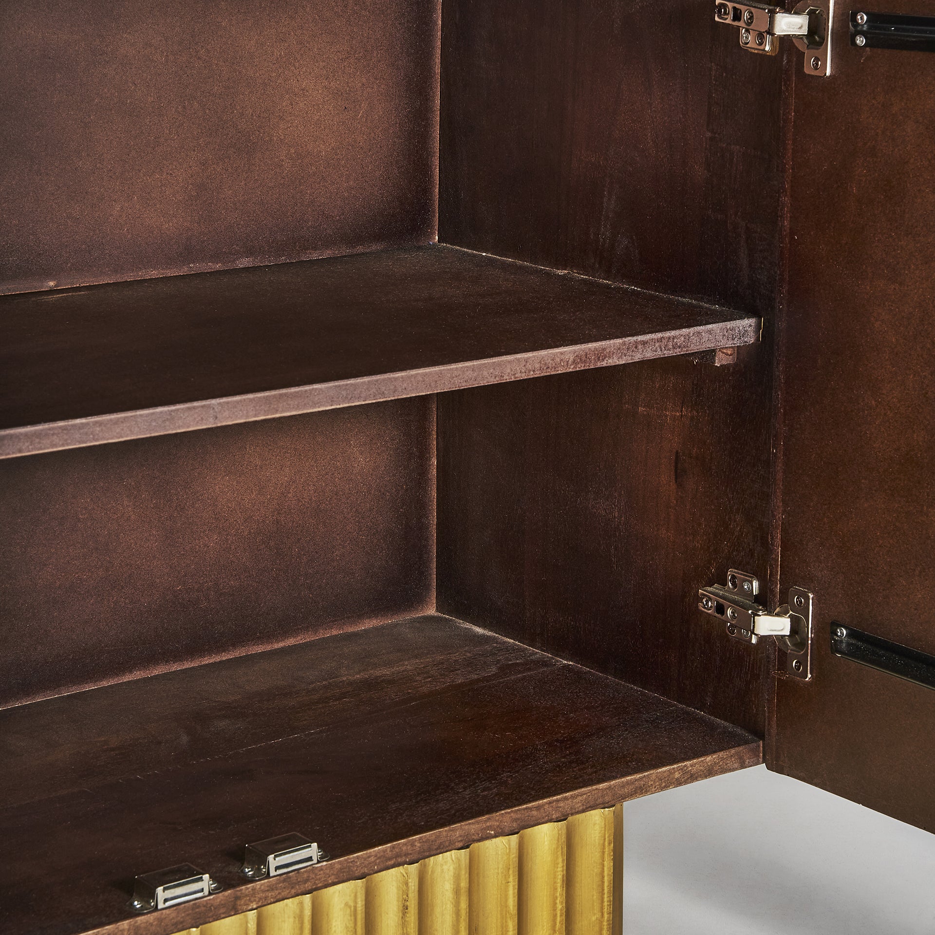 MESIA SIDEBOARD